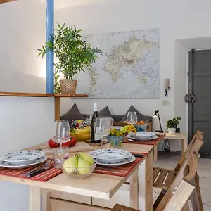 https://tuttomondo-central-flat-with-private-courtyard.it-tuscanyhotel.com